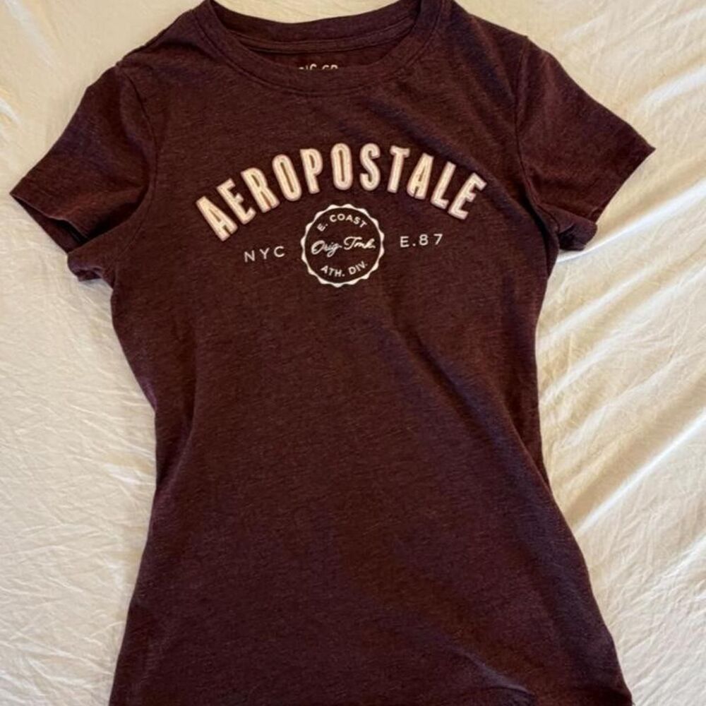 Aeropostale Women's Burgundy and Brown T-shirt